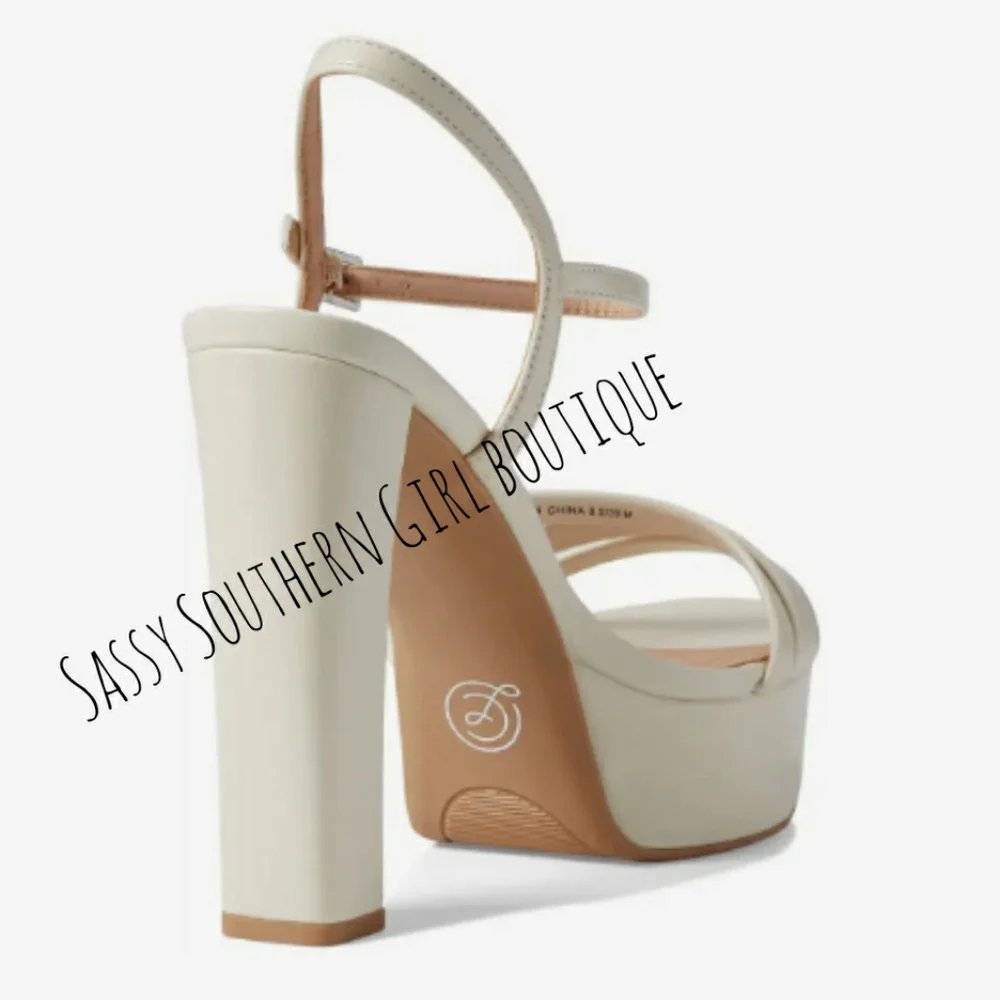 🆕⭐ Chinese Laundry Pearl white chunky platform sandal